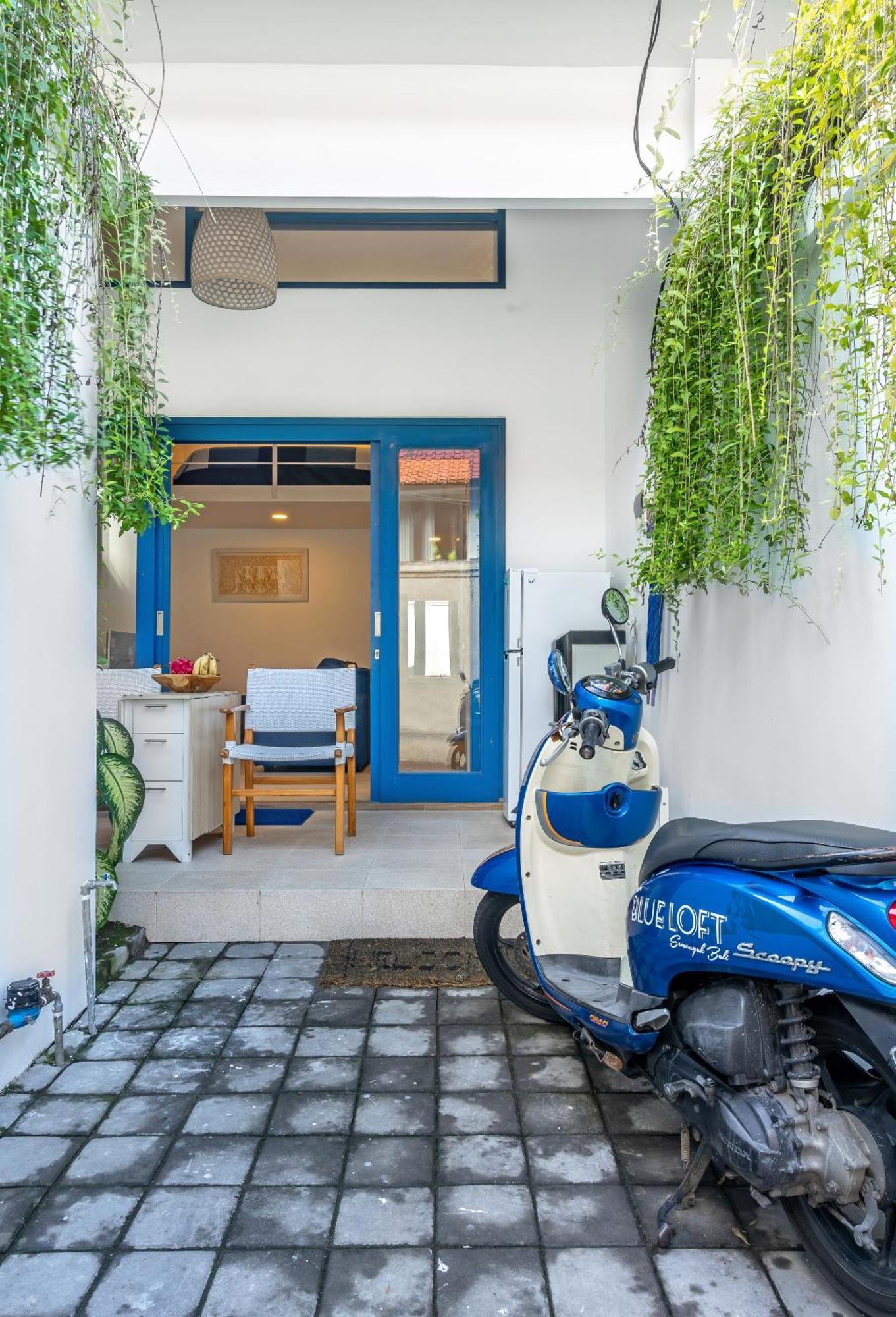 The Blue Loft Seminyak Free Scooter Lägenhet Exteriör bild