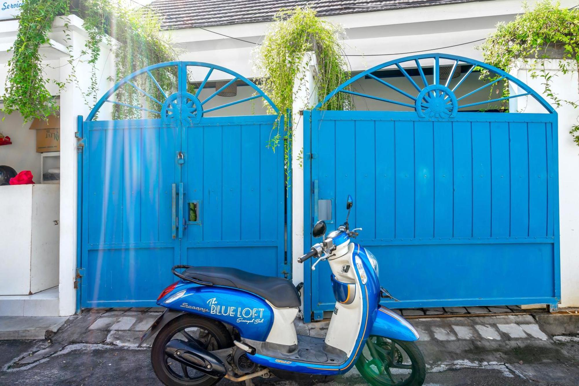The Blue Loft Seminyak Free Scooter Lägenhet Exteriör bild